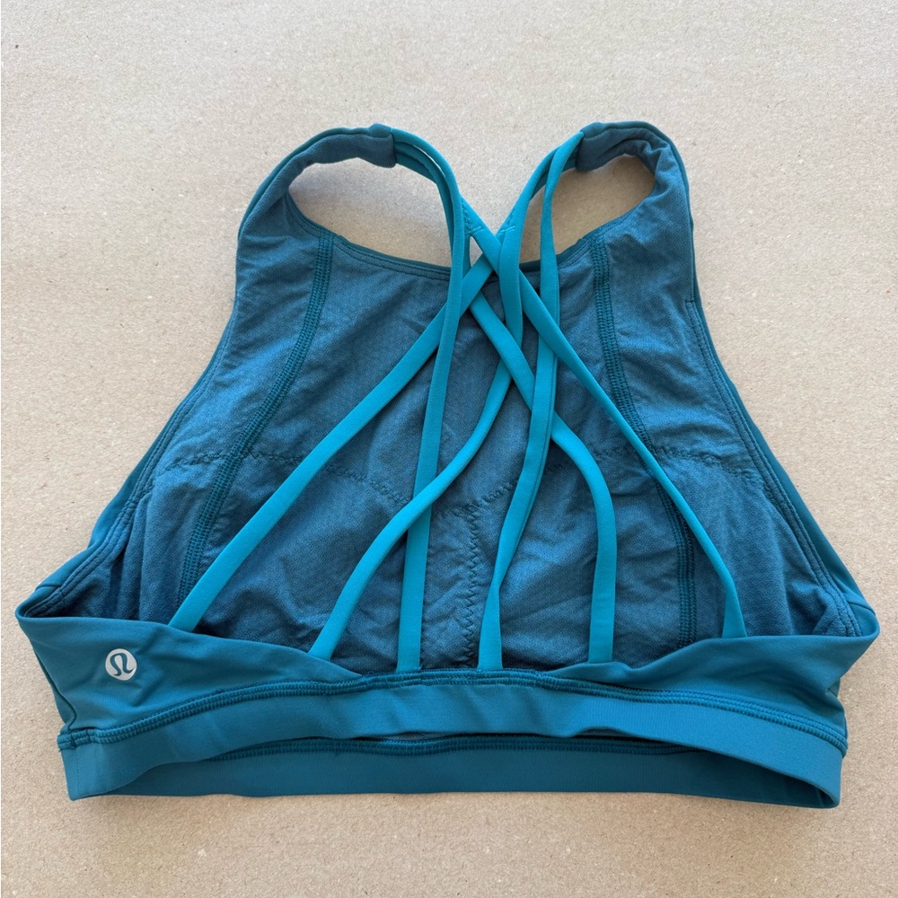 Lululemon — NWOT Free to Be Serene High-Neck Sports Bra — Size 8 - Picture 4 of 9